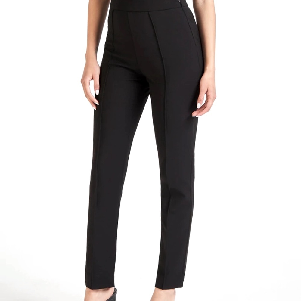 Black pants XS NEVER BEEN WORN. HAS TAGS
